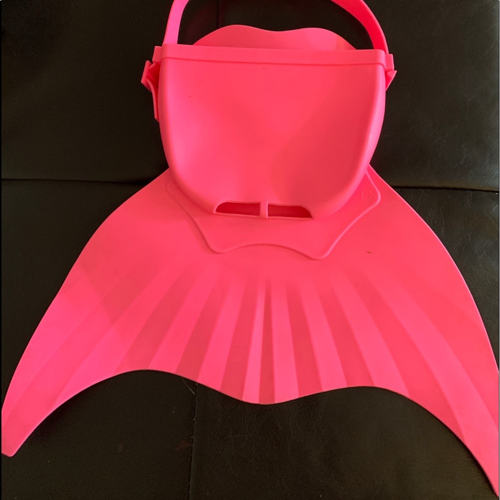 Mermaid tail OS ( fits around size)